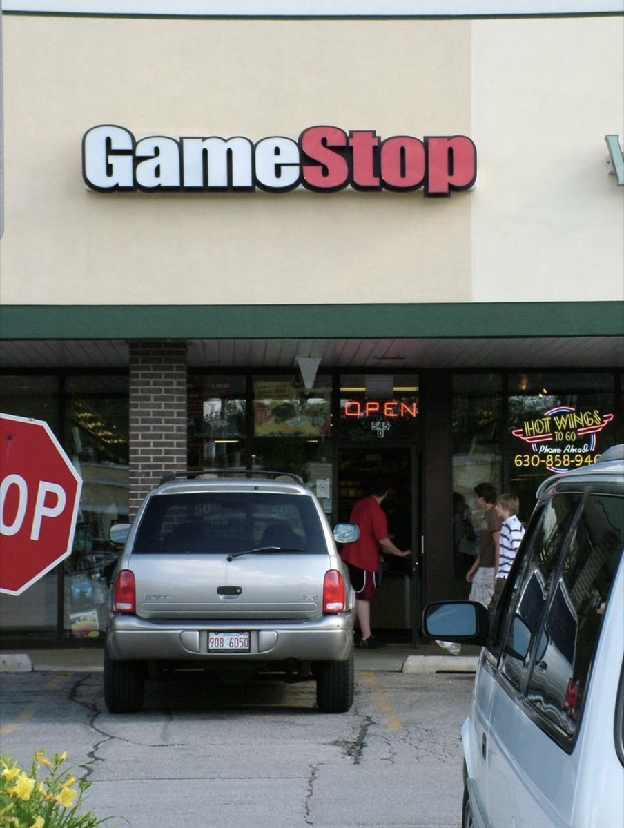 A GameStop shopfront in Glen Ellyn, Illinois